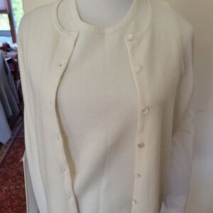 Elegant Cream Cashmere Women's Sweater Set